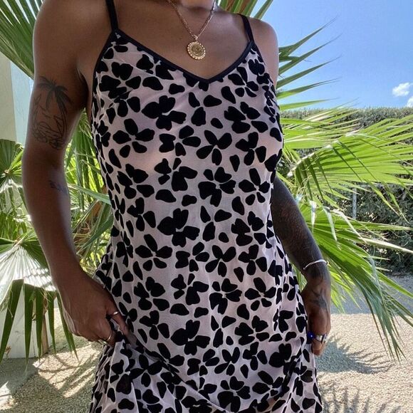 Victoria’s Secret Velvet Flowers on Nude Mesh Chemise Night Slip Gown - Picture 2 of 13